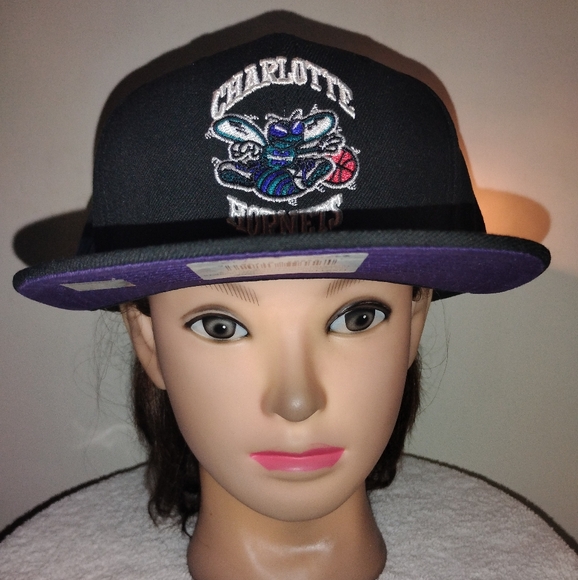 Charlotte Hornets 71/2 Fitted - Picture 1 of 6